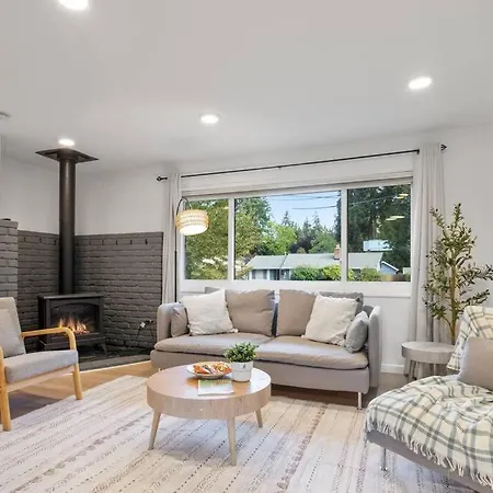 Peaceful Family Retreat Home W Firepit N Grill